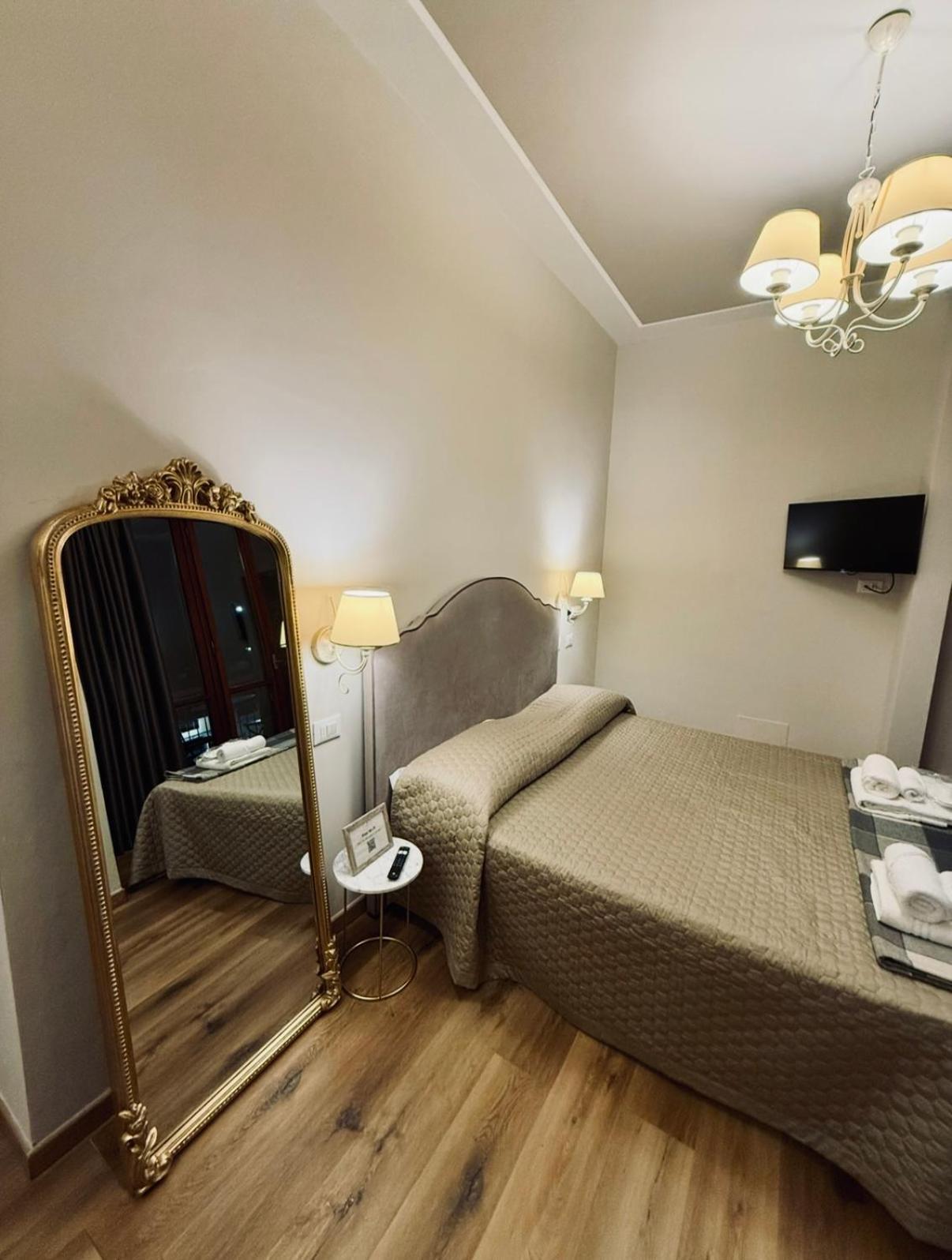 La Boutique By Rjgal B&B Firenze Bagian luar foto