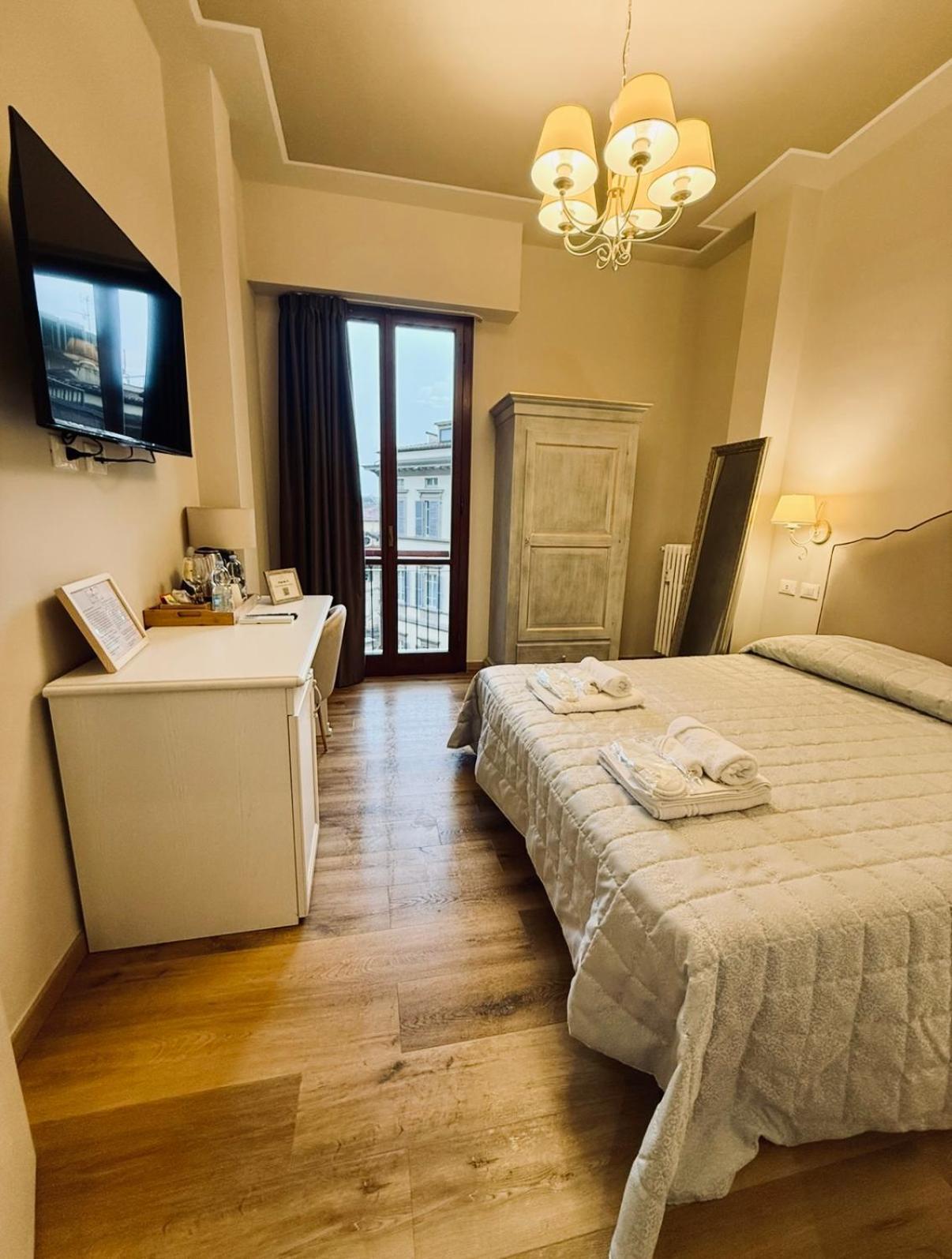 La Boutique By Rjgal B&B Firenze Bagian luar foto