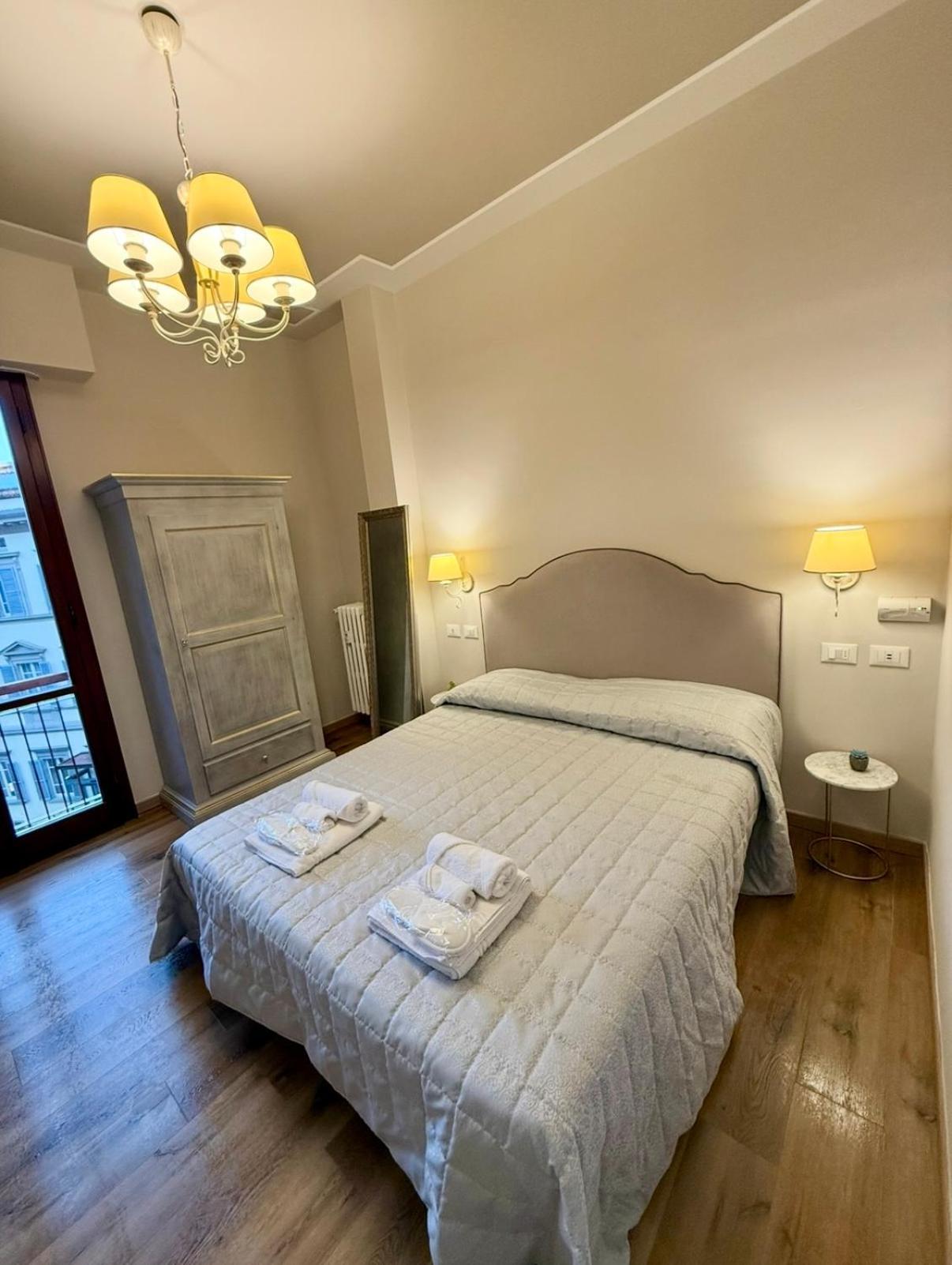 La Boutique By Rjgal B&B Firenze Bagian luar foto