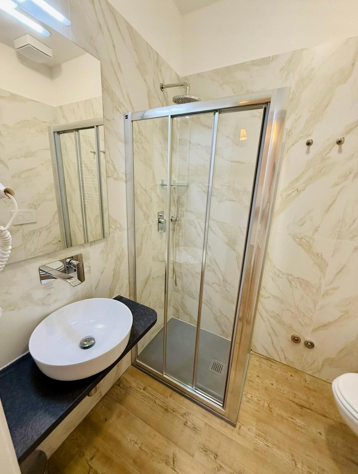 La Boutique By Rjgal B&B Firenze Bagian luar foto