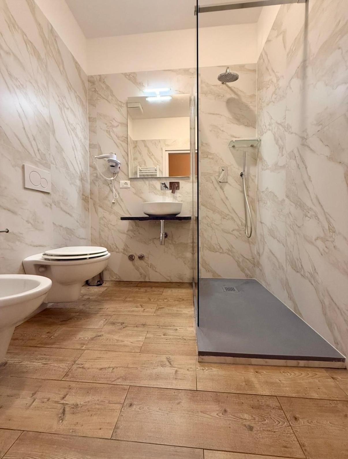 La Boutique By Rjgal B&B Firenze Bagian luar foto