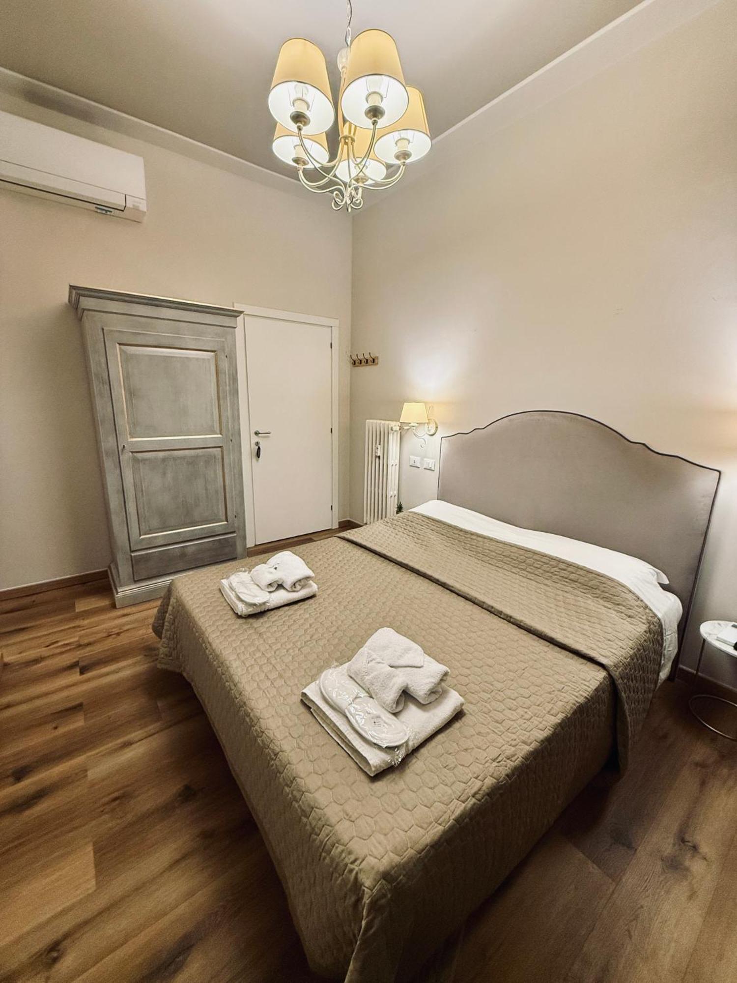 La Boutique By Rjgal B&B Firenze Bagian luar foto