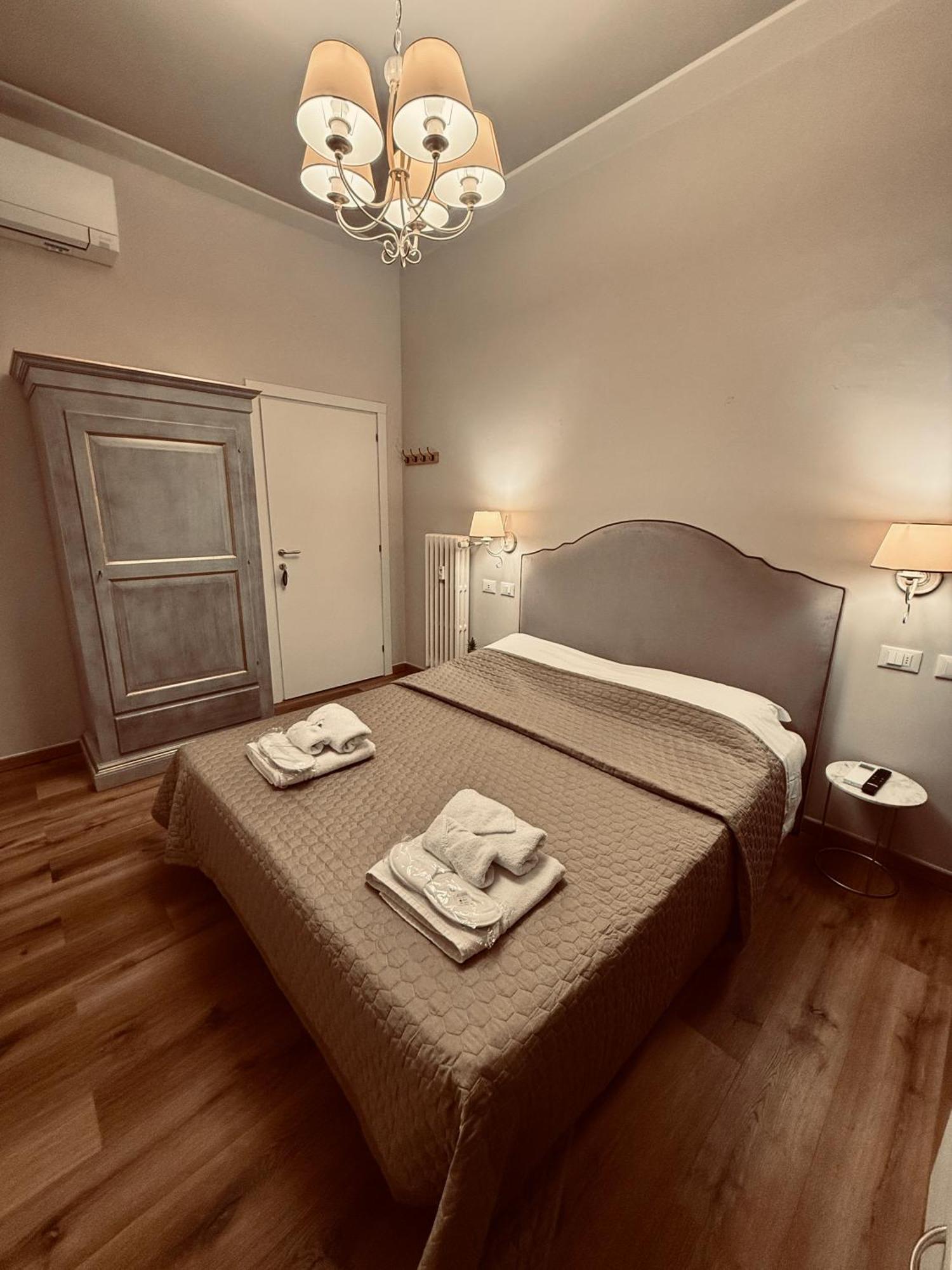 La Boutique By Rjgal B&B Firenze Bagian luar foto